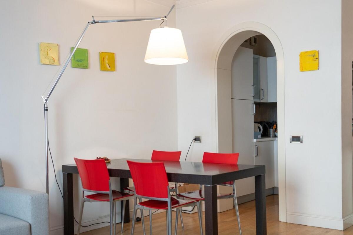 2 Minutes From The Station Charming Apartment