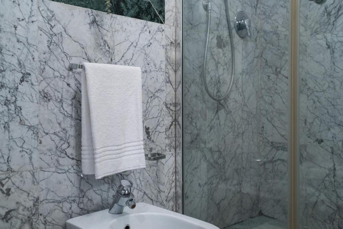 Apartment 2 Minutes From The Station Charming *